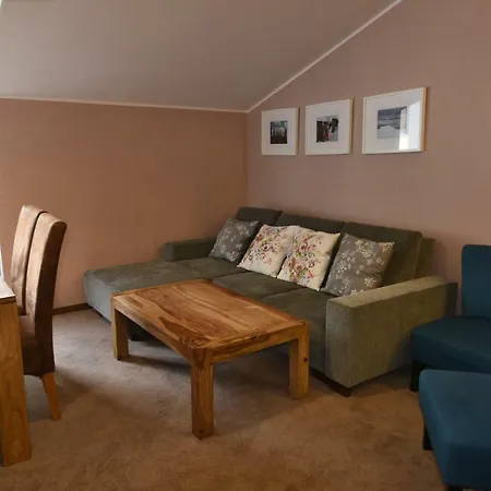 Lucni Dum Apartamento *